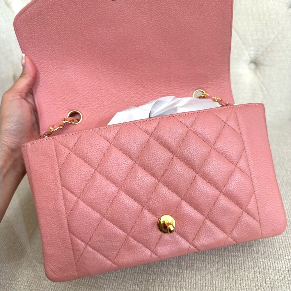 Chanel Diana Bag Vintage Pink Medium Shoulder Bag with Gold Accents - Picture 12 of 16
